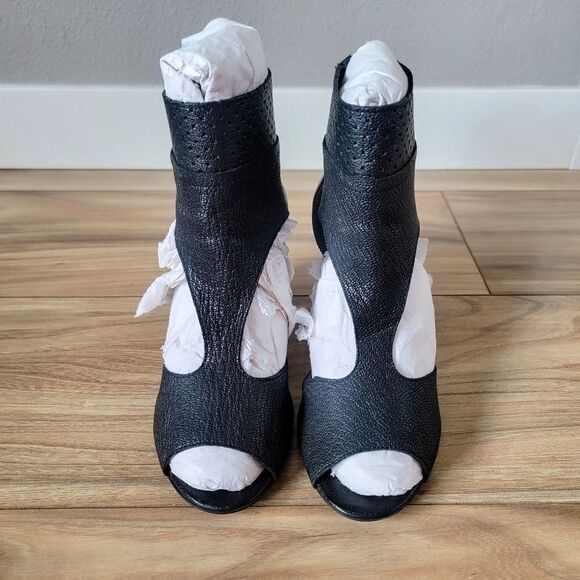 Emanuele Castro Italy Leather Caged T-Strap Bootie Block Heel Sandal in Black 38 - Picture 5 of 16